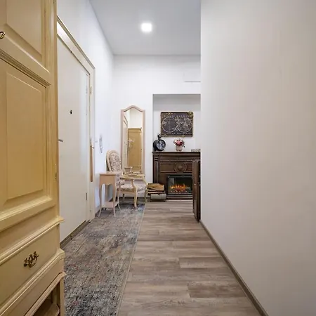 The Royal Hlavna - Balcony Apartment *