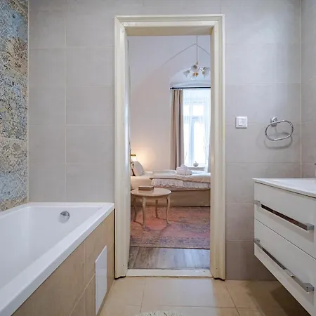 Apartment The Royal Hlavna - Balcony Kosice