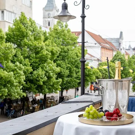 The Royal Hlavna Balcony Parking Apartment *