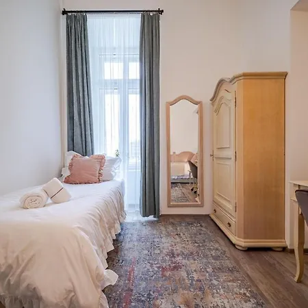 Apartment The Royal Hlavna - Balcony Kosice