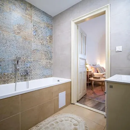 Apartment The Royal Hlavna - Balcony Kosice