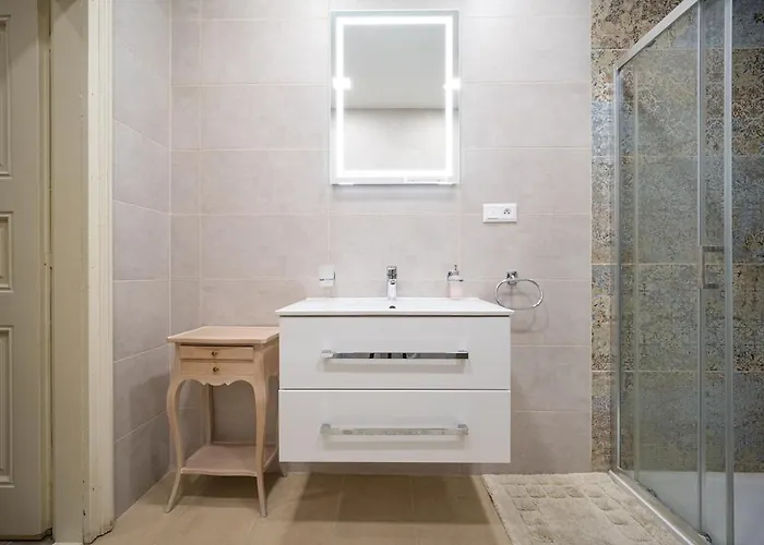 The Royal Hlavna Balcony Parking Apartmán