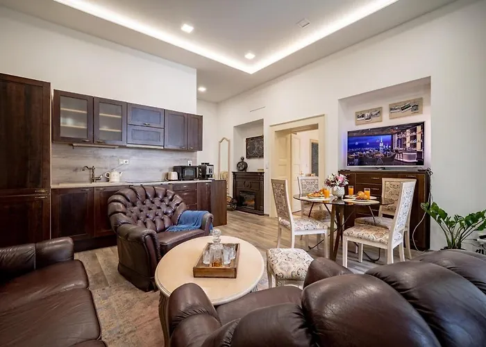 The Royal Hlavna Balcony Parking Apartmán *